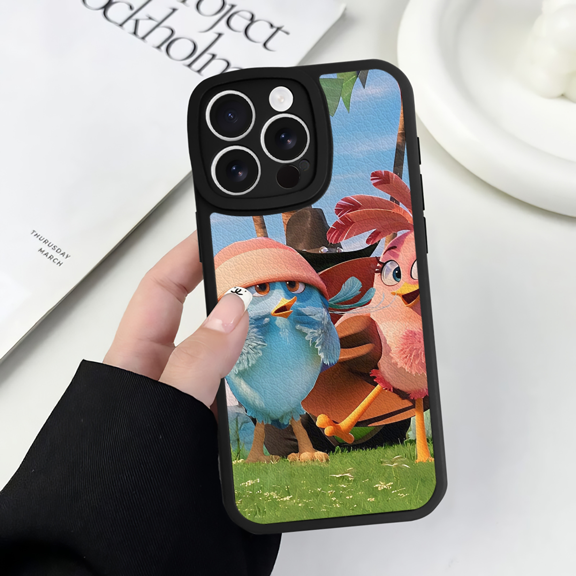 （画像用） Angry Birds アングリーバード 【iPhone 16シリーズ対応】シリコンスマホケース（レザー調） 材質：シリコン